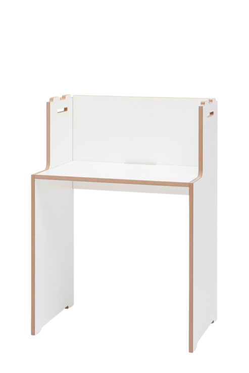 Tojo schreib – weißer Schreibtisch aus Holz mit Rückwand und klarer Linienführung für das moderne Homeoffice
