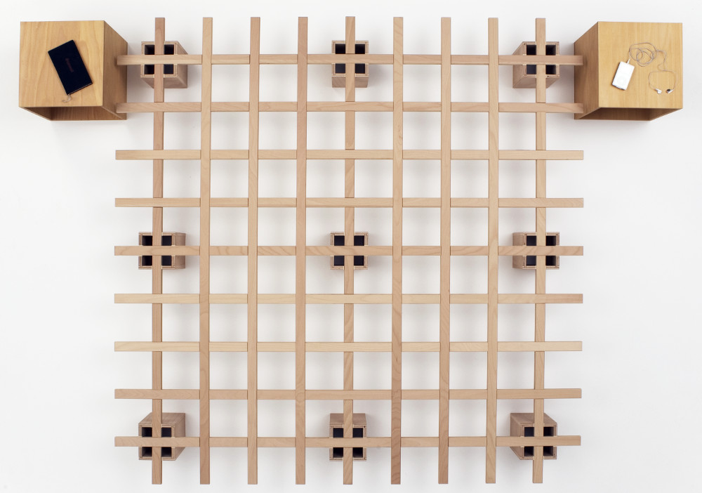 Tojo System Bettgestell aus Holz in modularem Design mit Kreuzstruktur und seitlichen Verbindungselementen